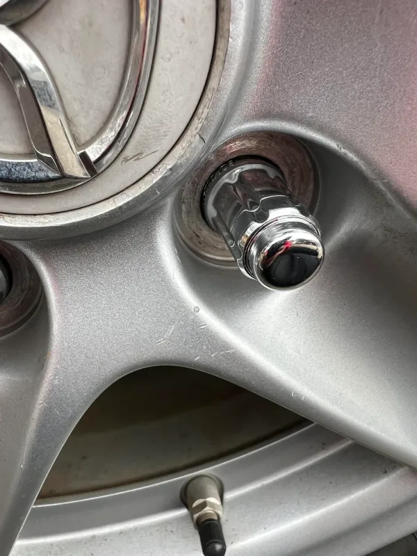 Wheel Locks Set of 4 with Key M12 x 1.25 لوك جنط عجل للحماية من السرقة مقاس 1.25 - 4 صامولة M12